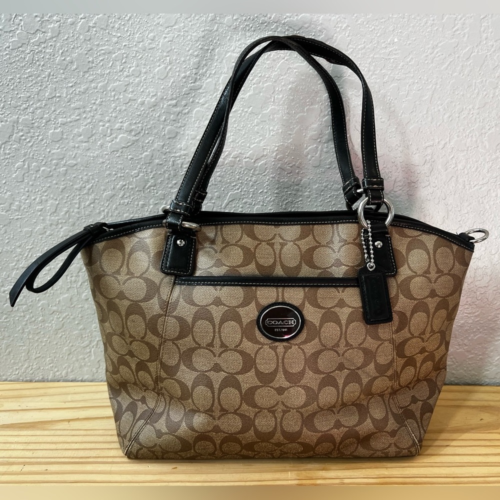 Coach Peyton Signature Pocket Tote